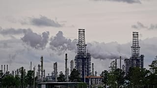 A refinaria de petróleo Marathon Garyville, em Reserve, Louisiana, 7 de abril de 2025.