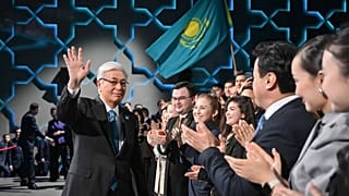 Voting in a constitutional referendum in Astana