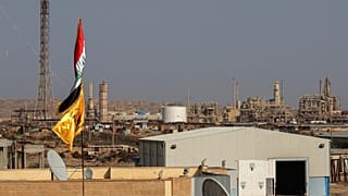 مصفاة نفط في مدينة بيجي، الواقعة على بعد حوالي 250 كيلومترًا (155 ميلاً) شمال بغداد، العراق، في 8 كانون الأول/ديسمبر 2014. 