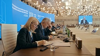 I leader mondiali discutono di cooperazione e governance al forum internazionale