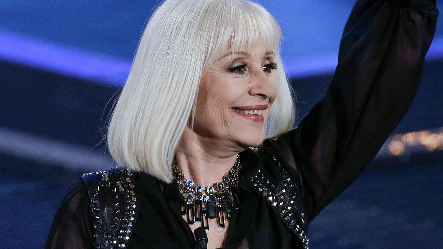Raffaella Carrà ospite del programma Voice of Italy nel 2014: la nota stella della Tv è morta nel 2021