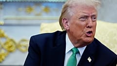 Donald Trump ha rilasciato dichiarazioni ai media dopo avere ricevuto il primo ministro irlandese, Micheál Martin, alla Casa Bianca martedì
