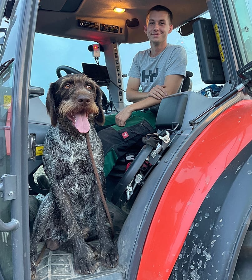 Paul Henschke recebe 176 euros por uma tonelada de trigo para pão - por uma tonelada de fertilizante paga mais do triplo