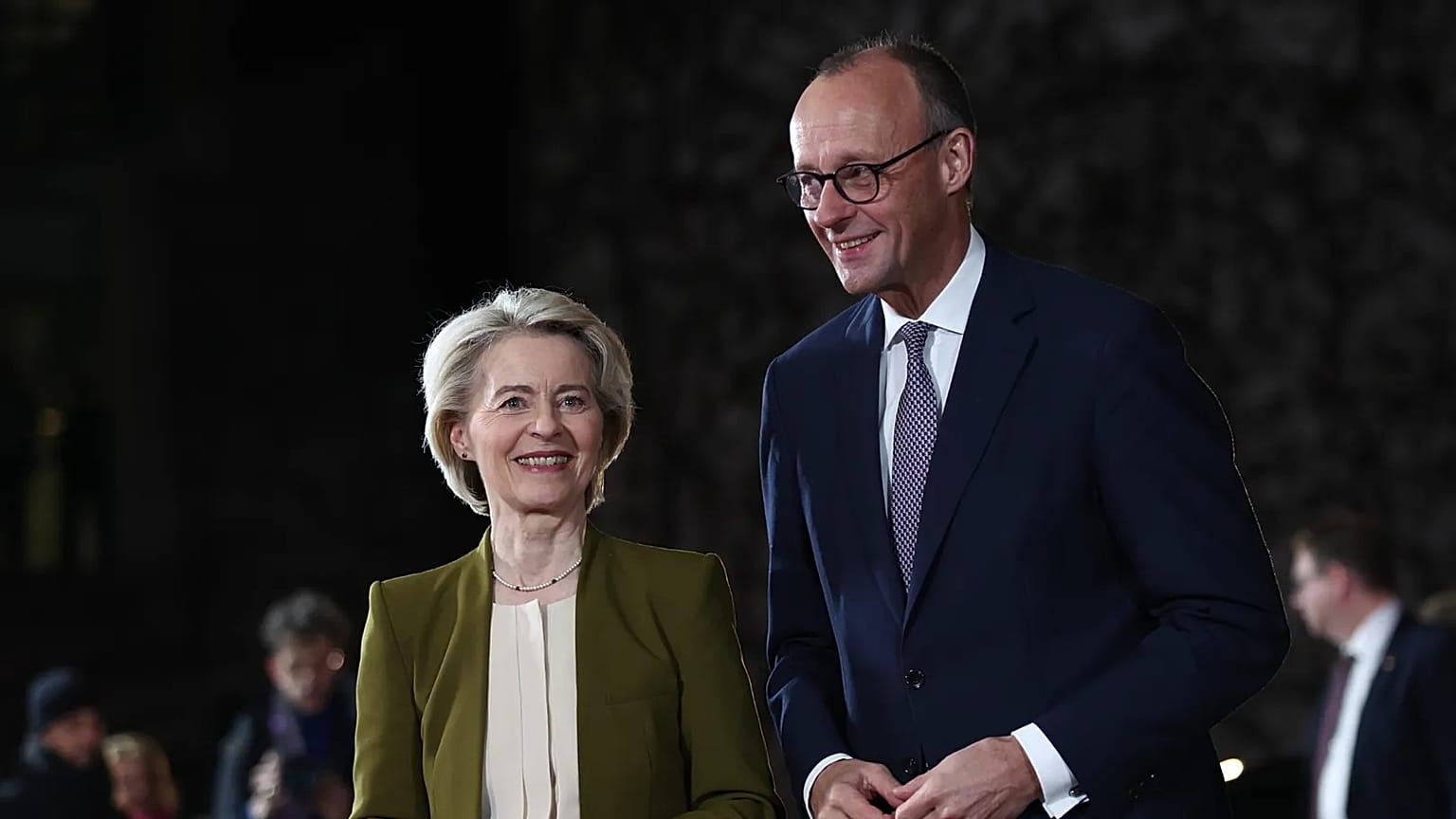 EU-Kommissionapräsidentin Ursula von der Leyen und Bundeskanzler Friedrich Merz (CDU) im Bundeskanzleramt, 15. Dezember 2025