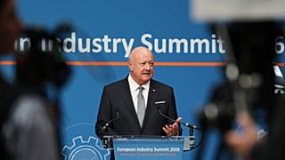 Österreichs Bundeskanzler Christian Stocker spricht während des Europäischen Industriegipfels in Antwerpen, Belgien, Mittwoch, 11. Februar 2026