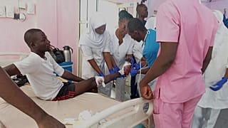 Attentat terroriste au Nigeria : le vice-président au chevet des victimes de Maiduguri