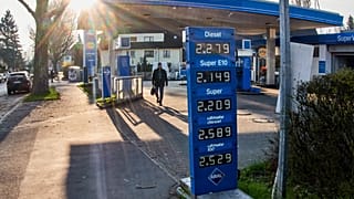 Benzinpreise: Was von einer Übergewinnsteuer wirklich bei den Verbrauchern ankommen würde