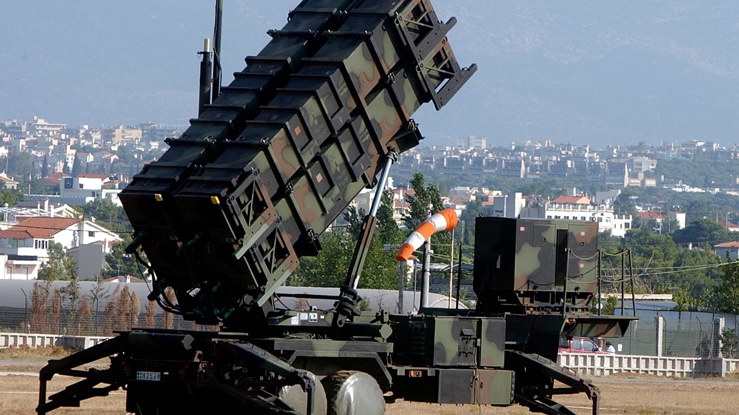 Yunanistan, İran'ın ABD üslerine yönelik tehditleri ardından Patriot sistemini Girit'e konuşlandırdı