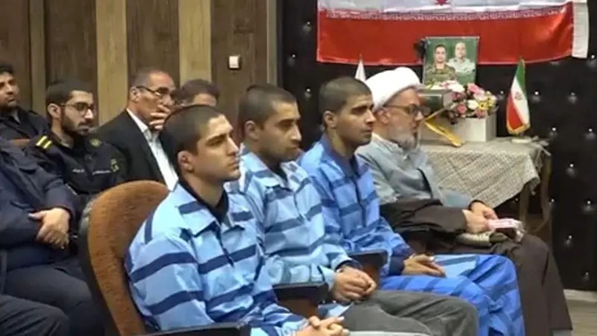 أعدمت إيران ثلاثة أشخاص للمرة الأولى خلال الاحتجاجات المناهضة للحكومة في يناير/كانون الثاني