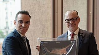 Ο Γενικός Διευθυντής της ESA, Josef Aschbacher, με τον Νικόδημο Δαμιανού, Υφυπουργό Έρευνας, Καινοτομίας και Ψηφιακής Πολιτικής της Κυπριακής Δημοκρατίας