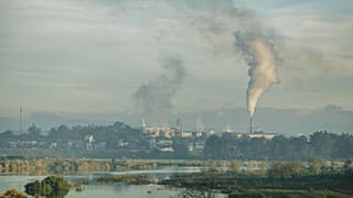  Air pollution linked to greater health risks in poorer European regions.
