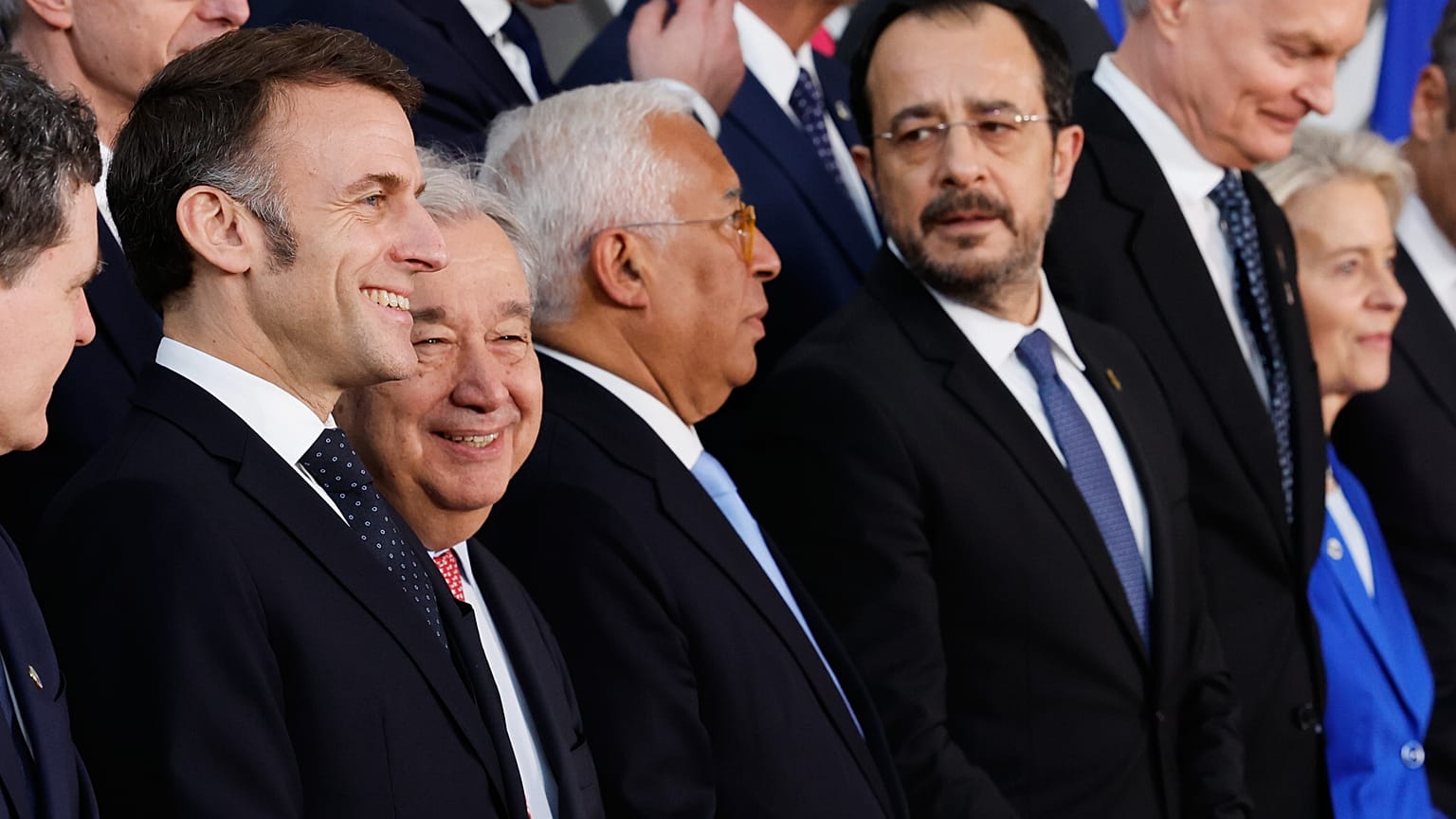 Ο Νίκος Χριστοδουλίδης ανάμεσα στους άλλους ηγέτες της ΕΕ