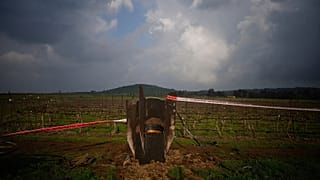 شظية من صاروخ أُطلق من إيران واعترضته منظومة الدفاع الجوي الإسرائيلية،مرتفعات الجولان، الخميس 19 مارس/آذار 2026. 