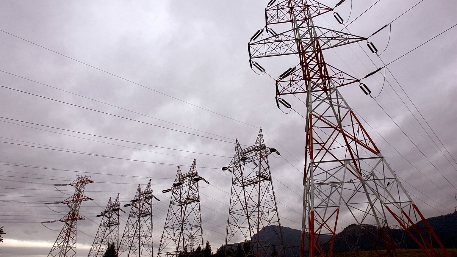 Imagen ilustrativa, torres de alta tensión