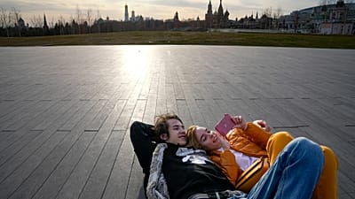 Os estudantes da maior universidade da Rússia são chamados a assinar um contrato com o Ministério da Defesa. Foto da manifestação