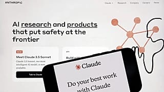 New York'ta 5 Temmuz 2024 tarihli bu fotoğrafta Anthropic'in internet sitesi ve cep telefonu uygulaması görülüyor.