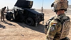 ARCHIVO - mitar español en Irak