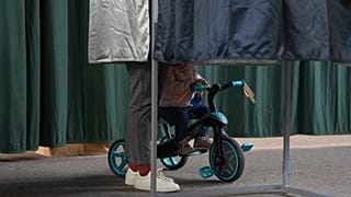 Un bureau de vote à Paris, le 22 mars 2026.