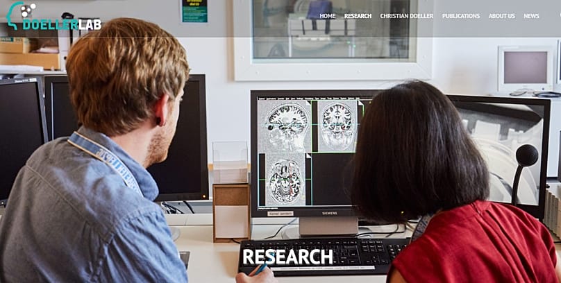 El equipo explica su investigación sobre el cerebro en el sitio web DoellerLab.com