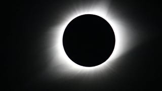 Vista del eclipse solar total del 21 de agosto de 2017 desde Madras, Oregón