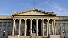 Archivfoto: Gebäude des US-Finanzministeriums in Washington, aufgenommen am zehnten Oktober 2008.