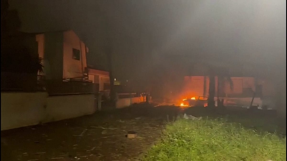 أصيب ما لا يقل عن 40 شخصا في الهجوم الصاروخي الإيراني على مدينة إسرائيلية حيث توجد محطة نووية