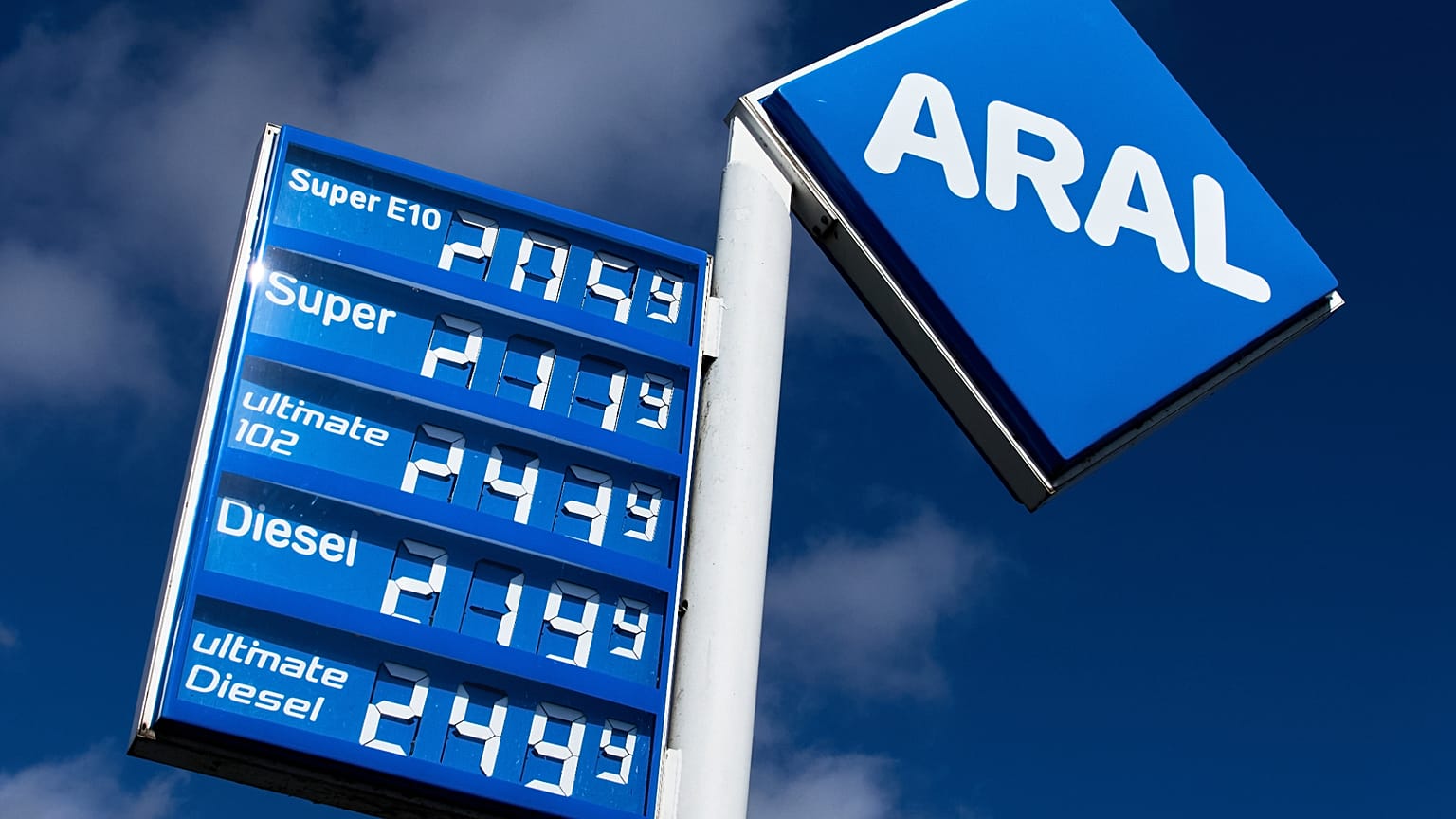 Die Preise an der Tankstelle steigen von Tag zu Tag. Kommt zum Wochenanfang der nächste Rekordwert?