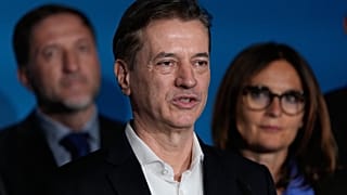 Ministerpräsident Robert Golob hat mit seiner Partei knapp gewonnen, aber die Regierungsmehrheit verloren 