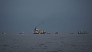 کشتی‌ها و نفت‌کش‌ها در تنگه هرمز متوقف شدند