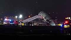 New York'taki LaGuardia Havalimanı'nda bir Air Canada uçağı, yer aracıyla çarpıştı, 23 Mart 2026.