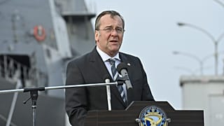 Pistorius auf dem Marinestützpunkt Yokosuka der Japanischen Seestreitkräfte am 22. März 2026 in Yokosuka bei Tokio