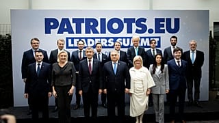 Patrióták munka közben