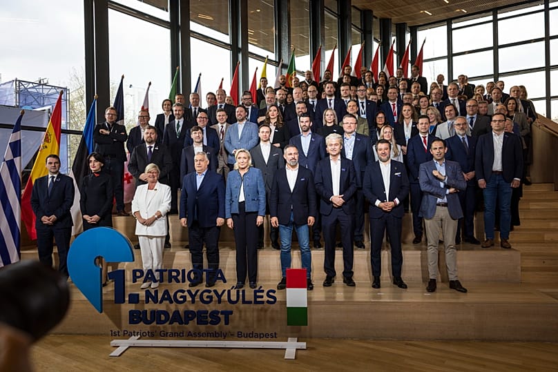 Csoportkép patriótákról