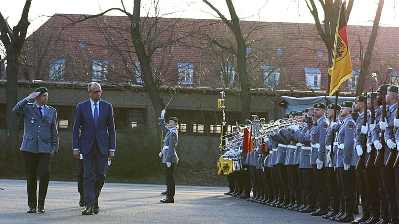 Merz und Oberstleutnant Maik Teichgräber, Kommandeur Wachbataillon, 23.03.2026