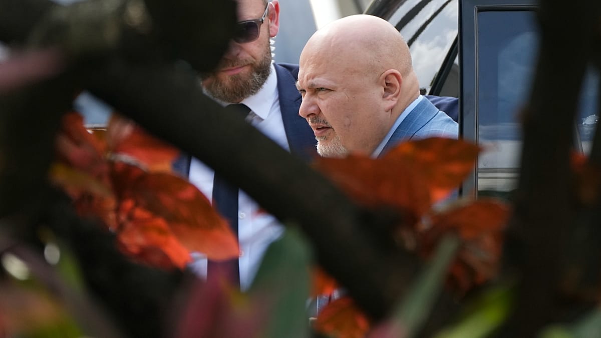 بعد أشهر من الجدل والشلل المؤسسي.. لجنة قضائية تؤكد براءة كريم خان من مزاعم سوء السلوك