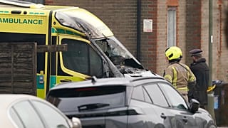 حمله به آمبولانس در بریتانیا