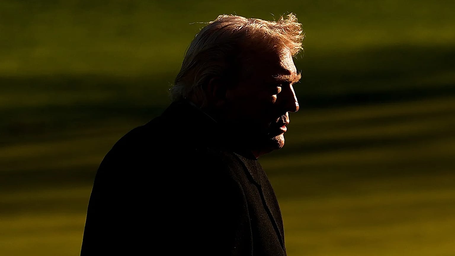 US President Donald Trump arrives at the White House, 23 March, 2026