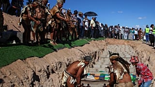 Afrique du Sud : les dépouilles de 63 ancêtres khoisan inhumés
