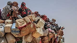 Chad begins relocation of refugees along its border with Sudan 