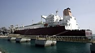 Archivio - La nave metaniera Mozah nel 2009 al porto di Ras Laffan in Qatar