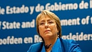 ARCHIVO: La entonces presidenta de Chile, Michelle Bachelet, durante una conferencia de prensa en la Cumbre de la Unión de Naciones Suramericanas, en Brasilia, en mayo de 2008