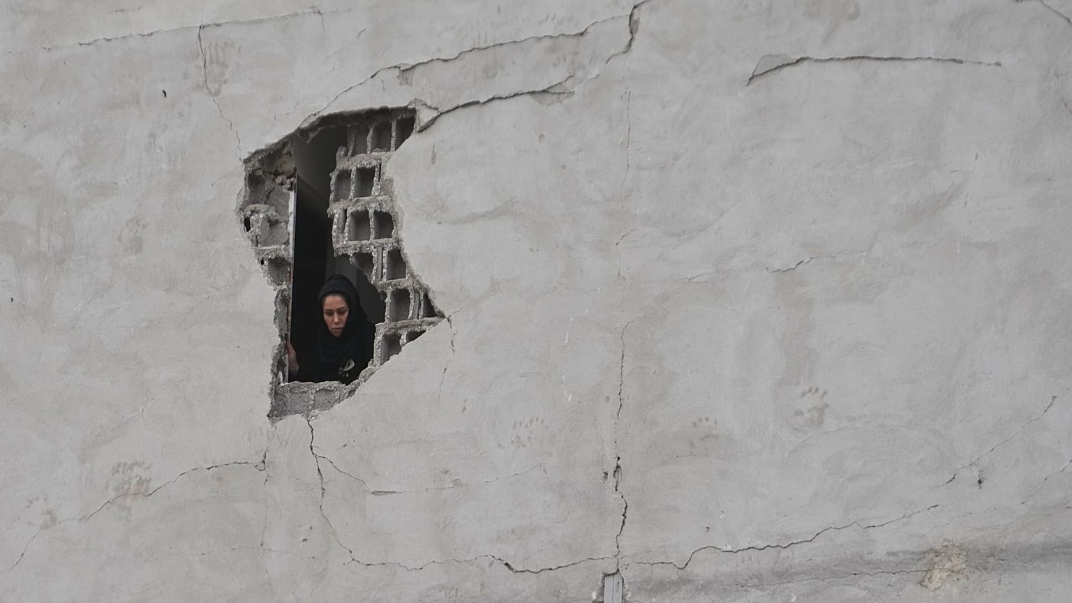 ساختمان تخریب‌شده در حملات آمریکا و اسرائیل به ایران