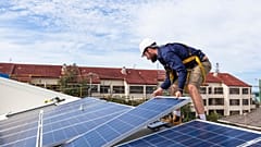 Los paneles solares pueden instalarse en tejados y otros tipos de superficies