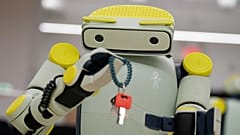Bei Fernsteuerung zeigt der Roboter Sprout von Fauna Robotics in New York, USA, im Januar 2026 seine Geschicklichkeit.