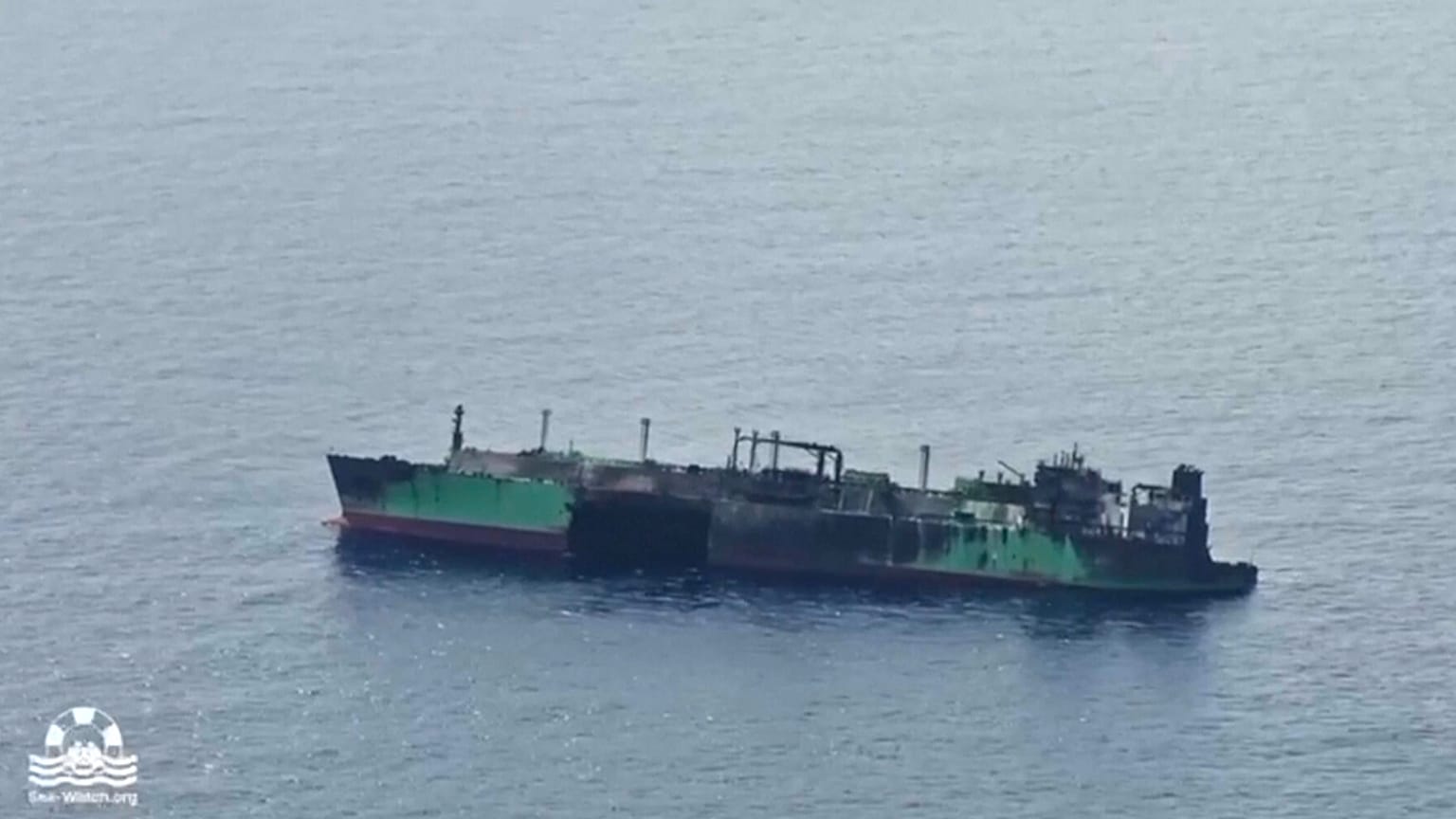 L'Arctic Metagaz derivant en Mediterrannée.