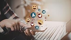 التفاعل على وسائل التواصل الاجتماعي