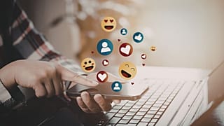 التفاعل على وسائل التواصل الاجتماعي