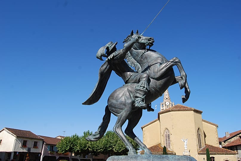 Statue équestre d'Artagnan, place de Lupiac, GERS