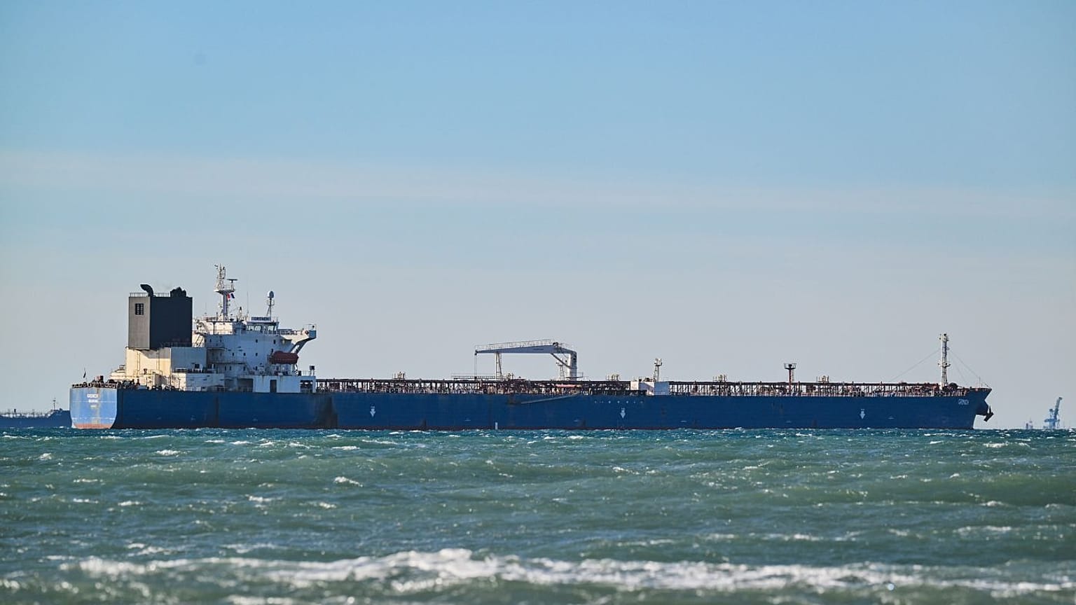 توقیف یک کشتی حامل نفت روسیه در نزدیکی فرانسه