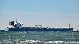 توقیف یک کشتی حامل نفت روسیه در نزدیکی فرانسه